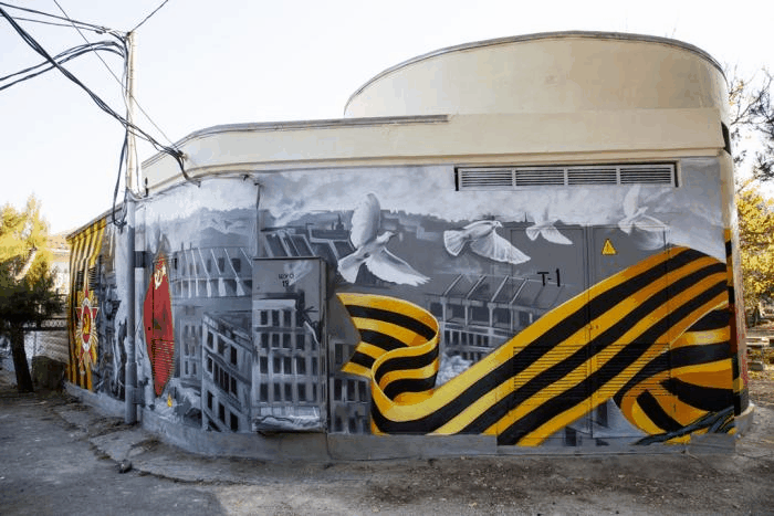 В Анапе на трансформаторной подстанции нарисовали граффити к 75-летию Победы