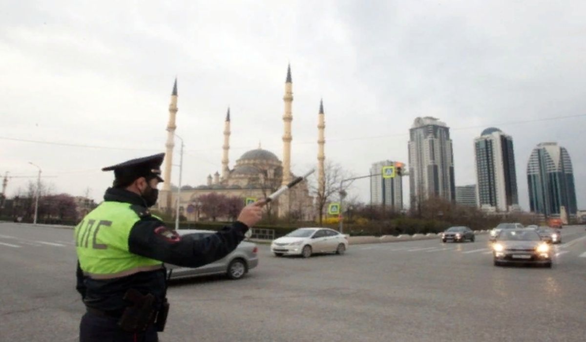 Чечня хотела отделиться мем. Чеченский флаг. Полиция грозный. Депортация чеченского народа 23 февраля. Чечня и дагестан.