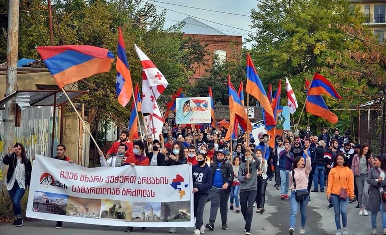 Поддержал армян. Шествие митинги в Арцахе. Тбилисские армяне. Армяне в Тбилиси. Шествие армян в Москве.