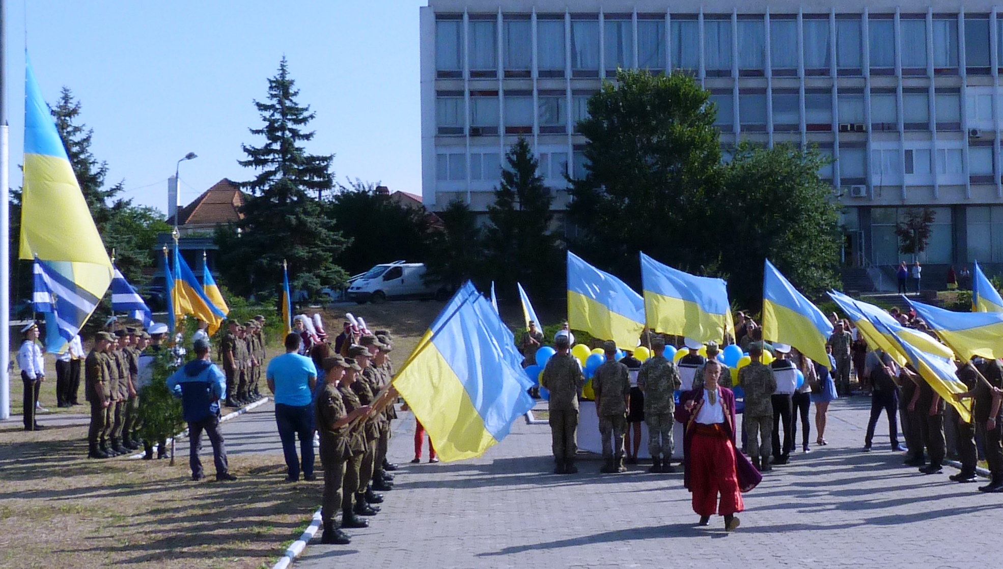 Свежие новости херсона сегодня. Украинские военные. Херсон 2014. Украинские войска в Херсоне.