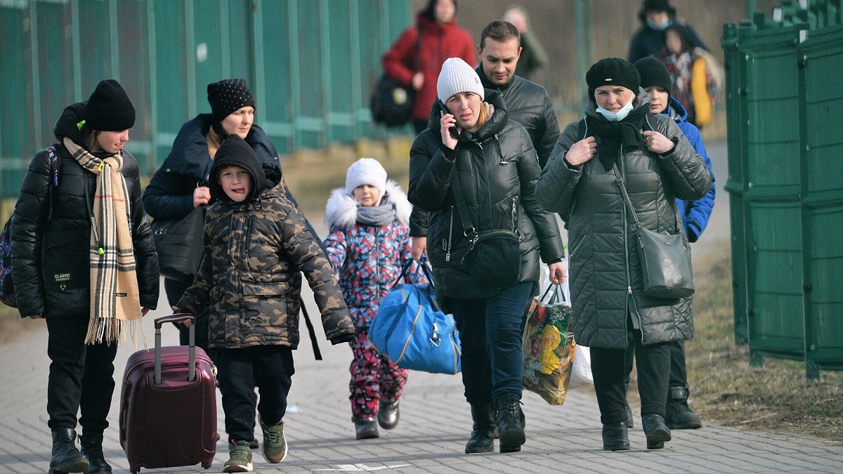 Жители бегут из харькова. Беженцы с Украины.