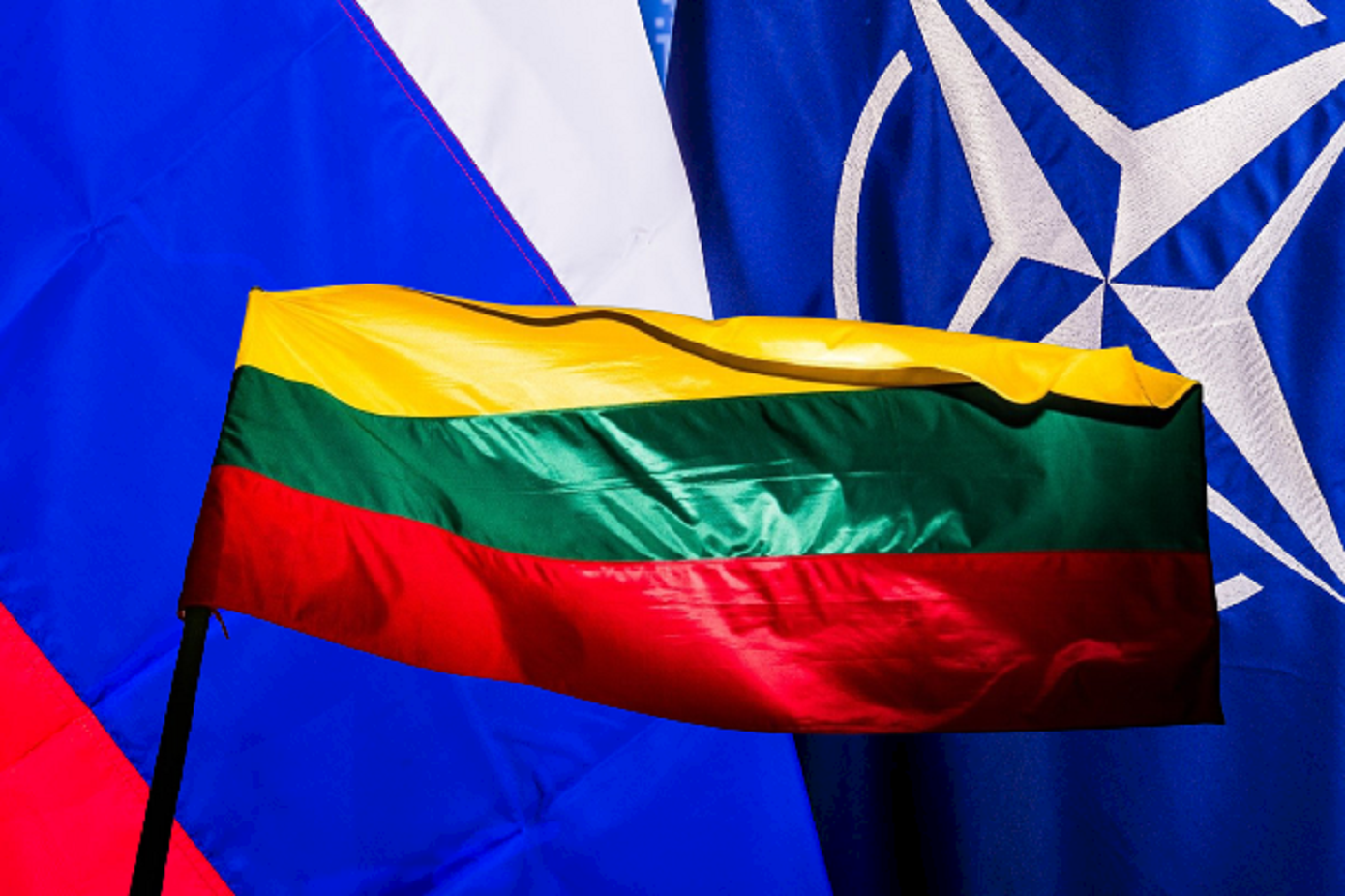 Нато латвия эстония. Литва НАТО. Латвия и Литва в НАТО. Литва вступает в НАТО 2009. Литва пригрозила Калининград в НАТО.