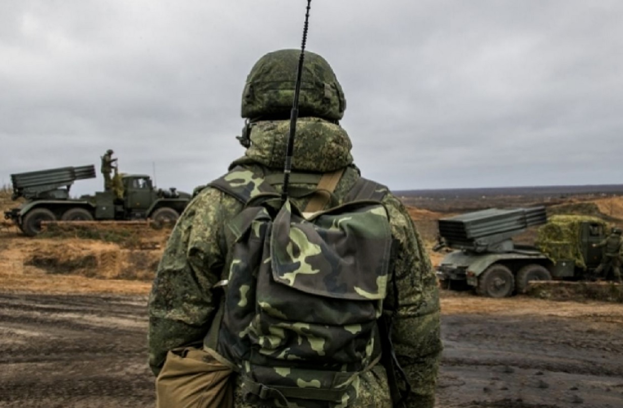 Военных целей. Армия России на Украине. Русские военные на Украине. Украинский воин. Армия Украины война.