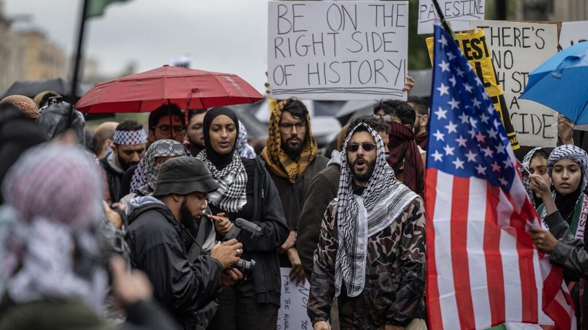 White house protest palestine. США митинги в поддержку Палестины. Пропалестинские митинги в США. Восстание протест Уругвай. В Вашингтоне митингующие вышли на акцию в поддержку Палестины.