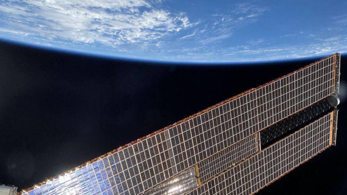 Солнечной космической электростанции (скэс). Солнечные панели МКС. Солнечные батареи на МКС. Solar Panels ISS.