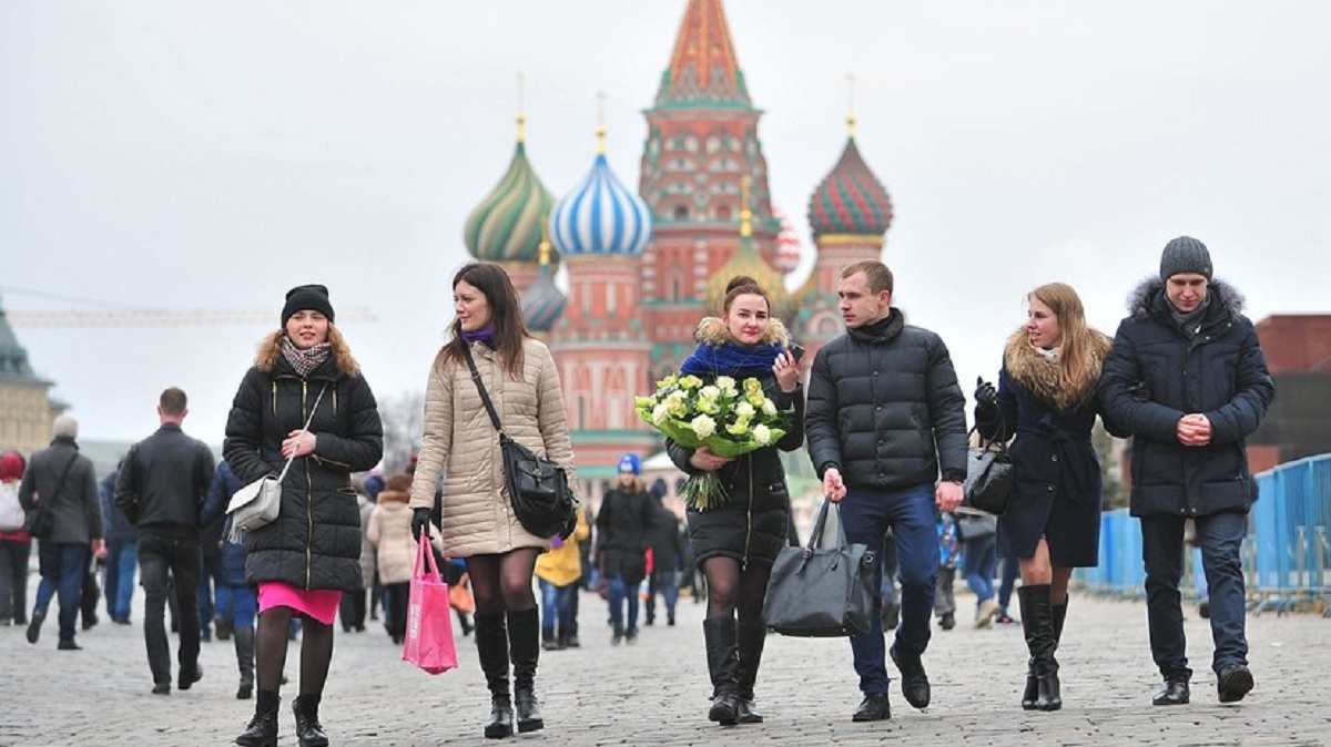 В чем ходят в москве сейчас по погоде женщины фото