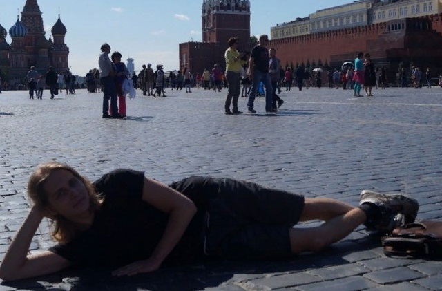 В москве ежедневно. Провинциал в Москве. ПРОВИНЦИАЛЫ приехали в Москву. Фотосессия ПРОВИНЦИАЛЫ В Москве. Провинциал Москва фото.