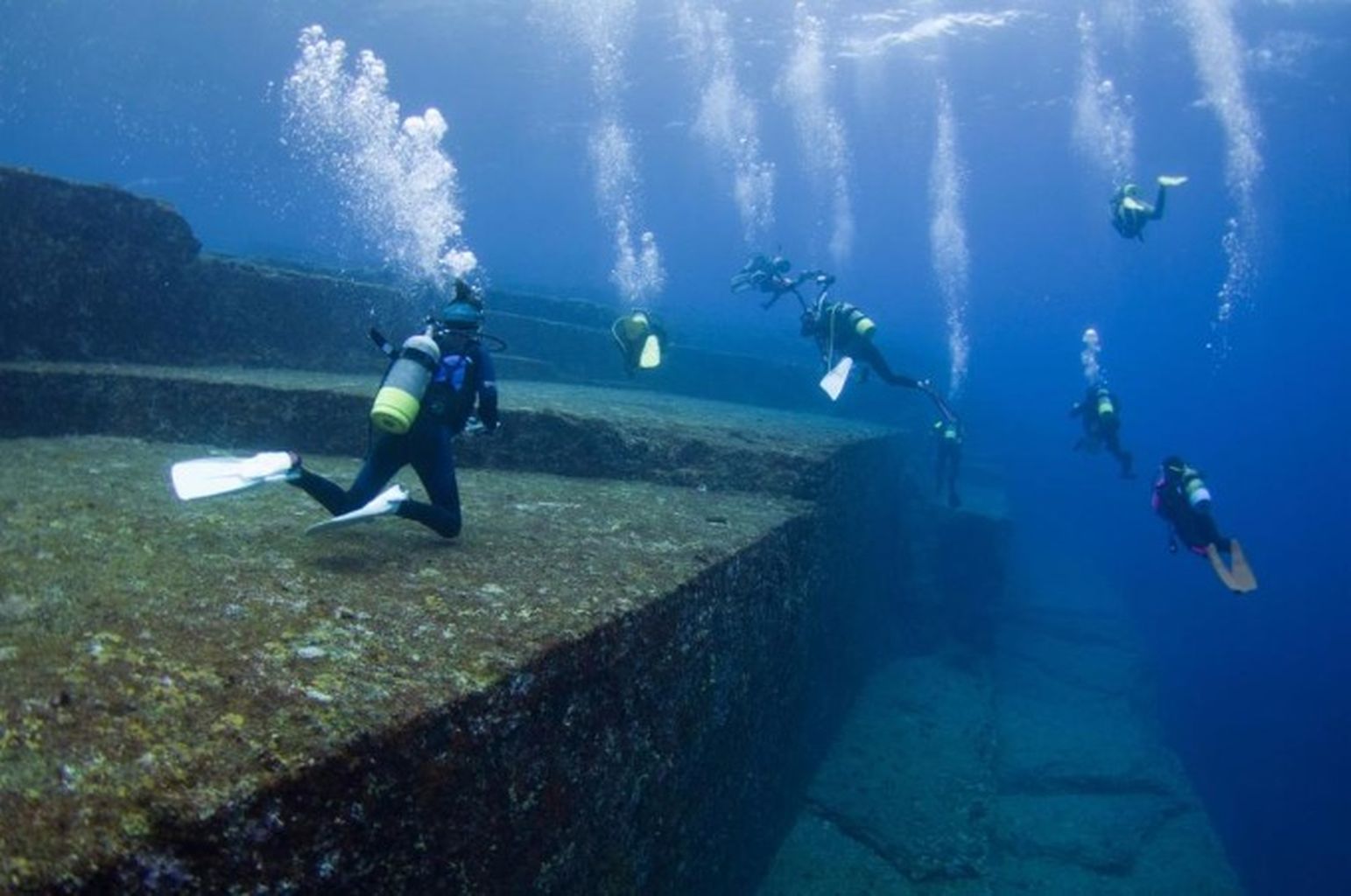 на дне средиземного моря