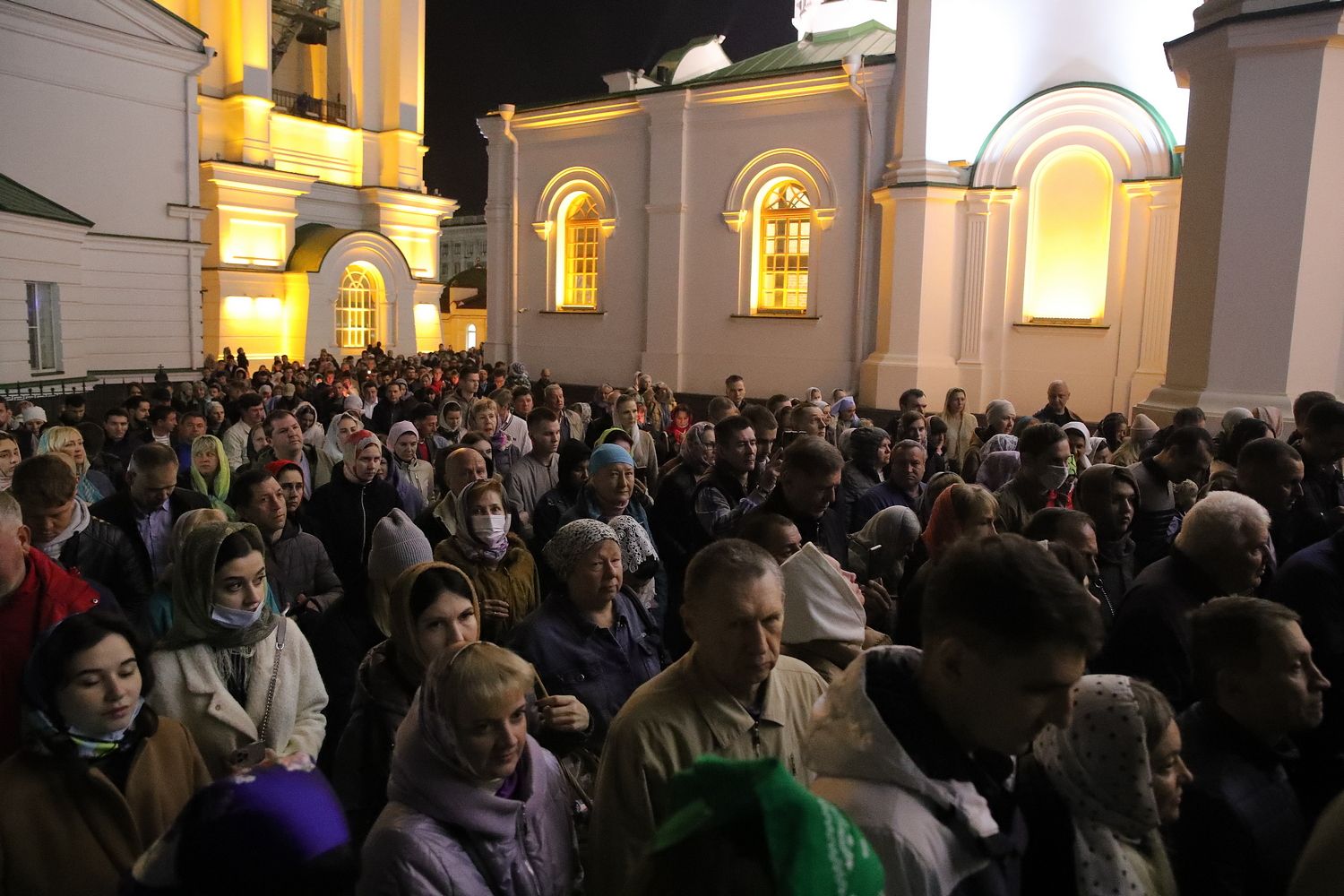 Служба в храме на Пасху