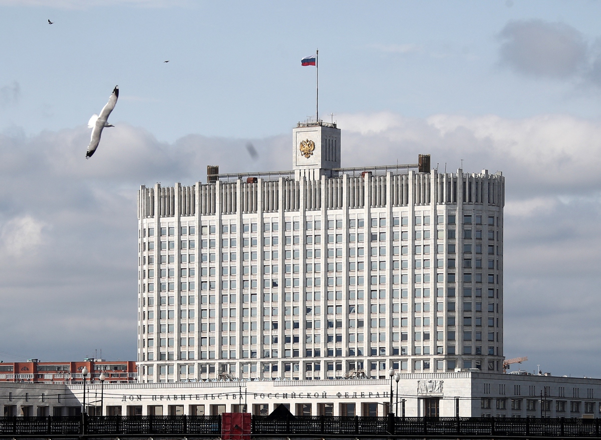 Замещающее правительство. Белый дом в Москве 2022. Белый дом Москва 2021. Белый дом на Краснопресненской набережной.