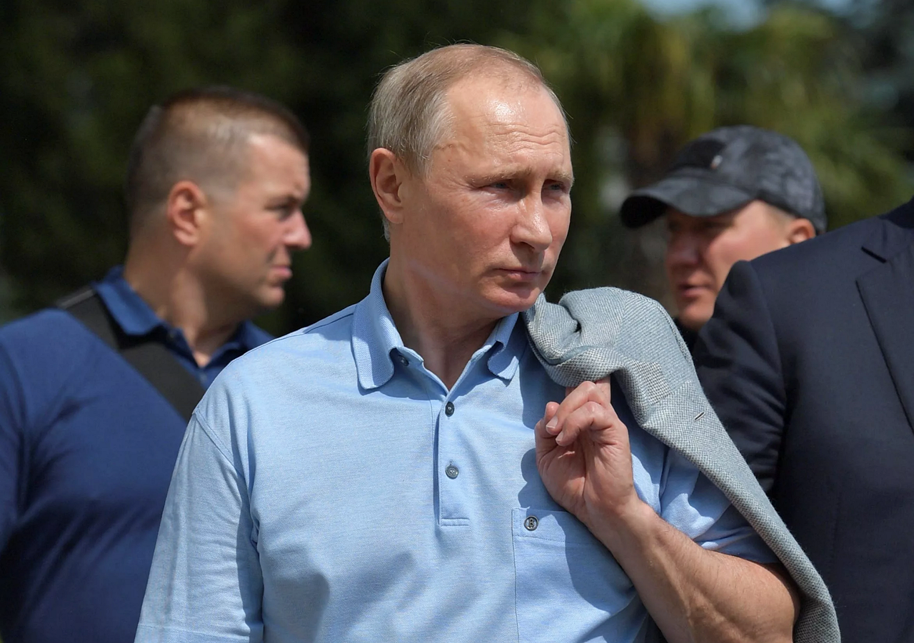Путин в неформальной обстановке