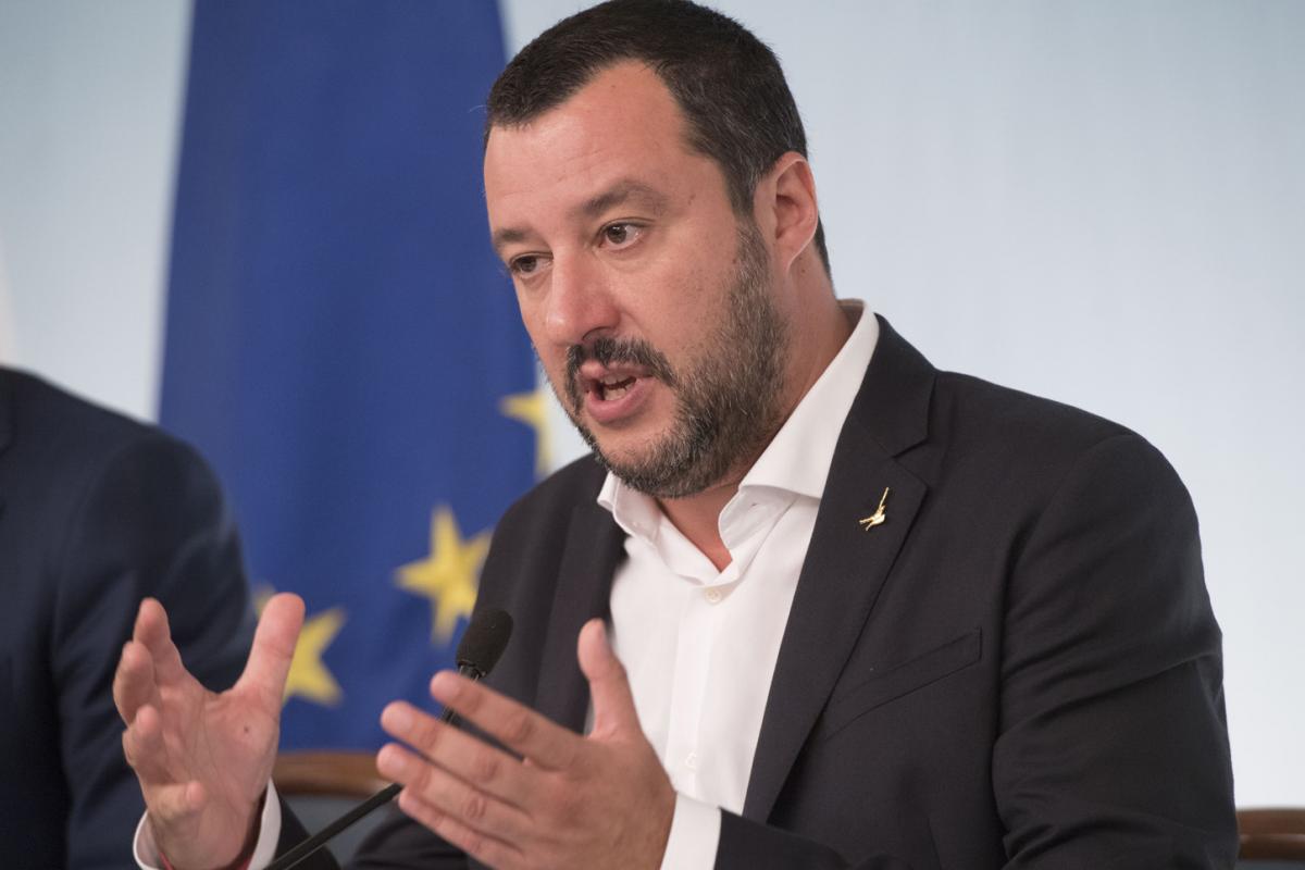 Вице-премьер Италии Макрону: «Надень каску и едь на Украину сам»