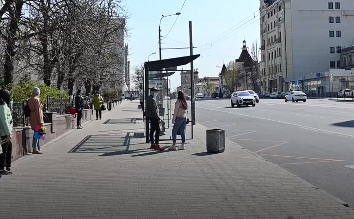 На улицах ростова на дону сегодня. Люди на улицах Ростова на Дону. Люди на улице в Ростове. Загазованность улицы Ростова на Дону. Фото ростовчан на улице.