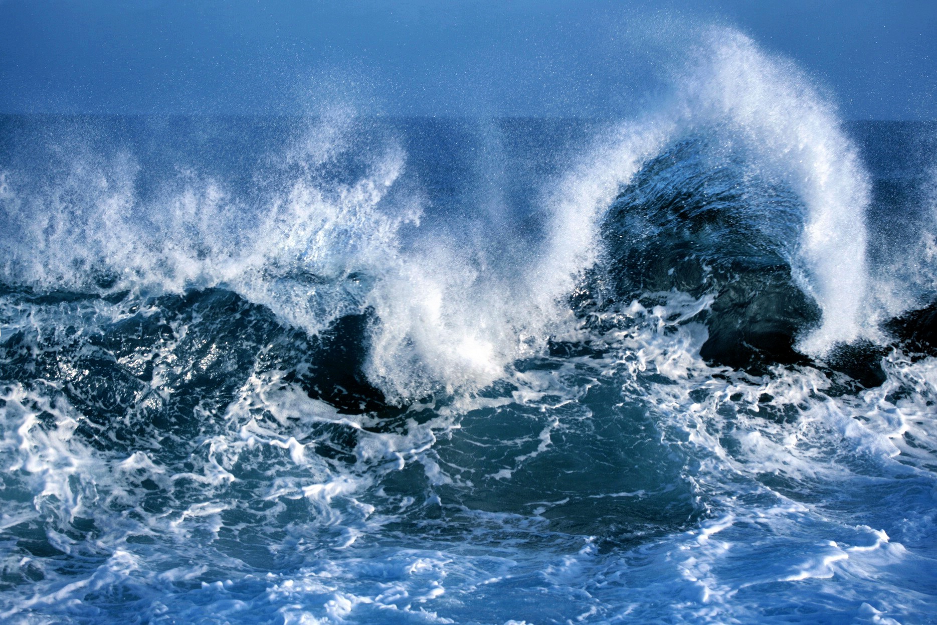 К чему снится шторм волны. Море, волны. Океан волны. Морская пучина. Море шторм.