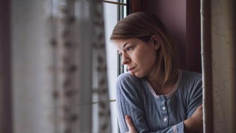 Окно женщина апатия