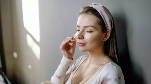 Женщина лицо уход