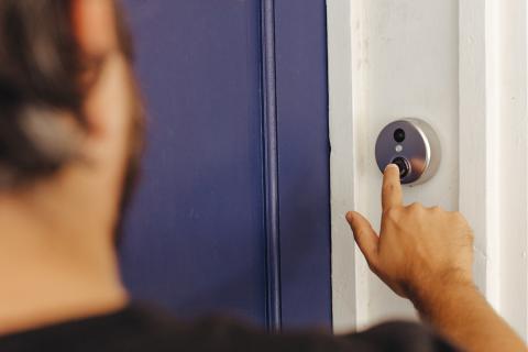В Петербурге сын вернулся к матери после того, как его кремировали