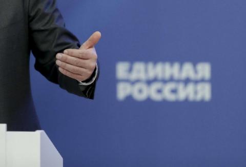 Мурманская чиновница извинилась за фото с банками икры