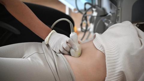 Врач пациентка УЗИ