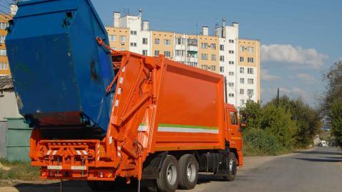Кому могут отказать в вывозе мусора