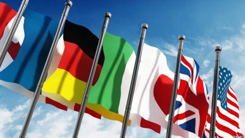 Лидеры G7 не пришли к консенсусу относительно приглашения России в клуб – Макрон