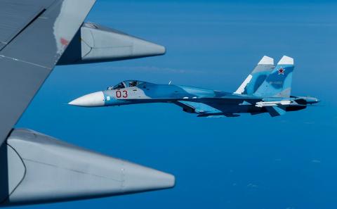  трюк Су-27 обратил в бегство самолёт-разведчик США