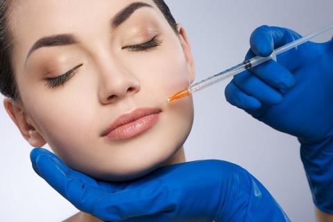 Уколы красоты отдыхают: 5 малотравматичных пластических операций, которые очень популярны