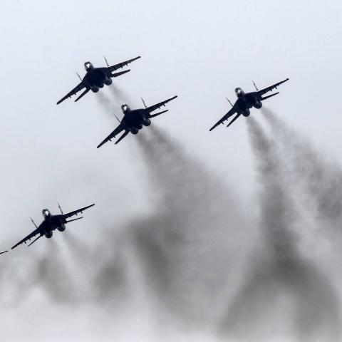 Полет бомбардировщиков Су-24