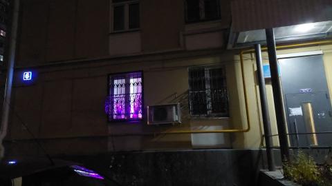 В Челябинске под окнами многоэтажки нашли мертвое тело школьника