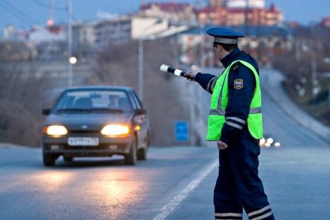 Как не нажить проблем от инспектора ДПС: 4 грамотных ответа на самые страшные вопросы