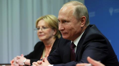 Путин наградил Скворцову орденом