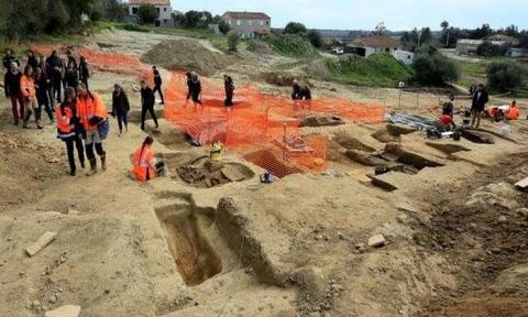 Археологи обнаружили древнюю этрусскую гробницу на острове Корсика