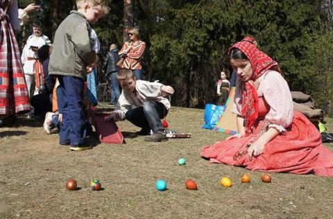 Пасхальные игры с яйцами от Пасхи до Троицы