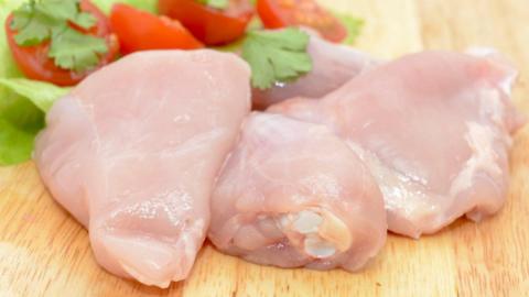 Развитие рака молочной железы поможет снизить мясо курицы, заявили врачи