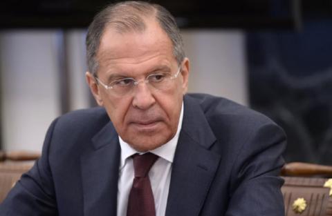 Странная манера ношения маски Лавровым удивила журналистов
