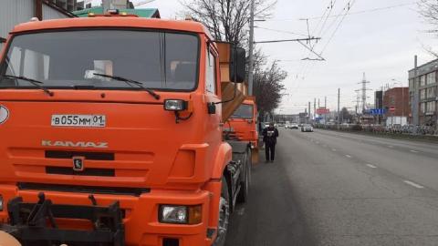 В Краснодаре на случай ухудшения погоды дежурит спецтехника