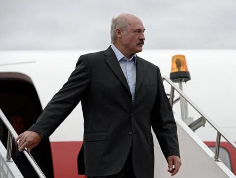 Александр Лукашенко самолет аэропорт