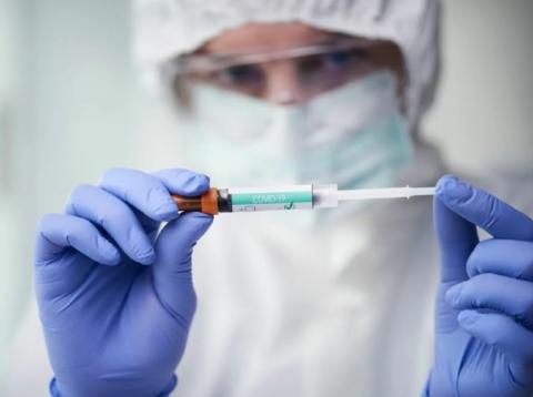 Вакцинация врач коронавирус