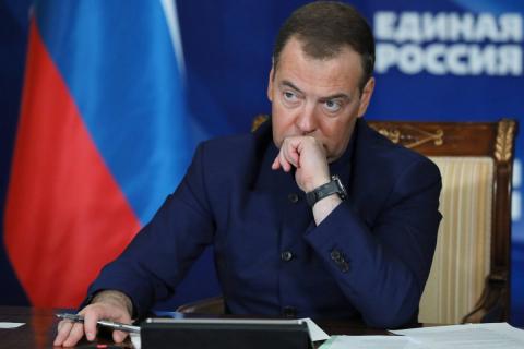 Медведев прокомментировал покушение на премьера Словакии