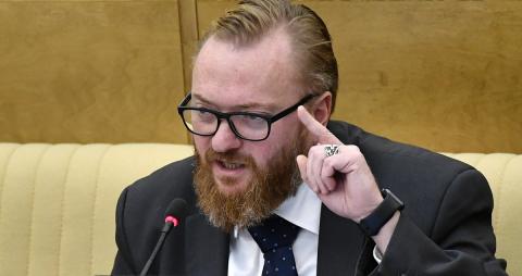 Милонов предложил лишать прав тех родителей, чьи дети посещают школу в одежде из ЦУМа