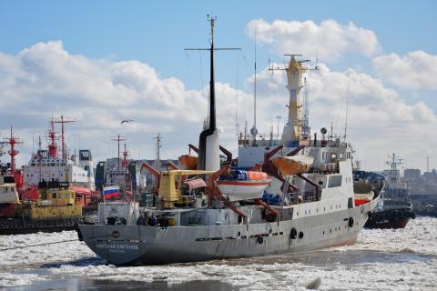 танкер северный морской путь