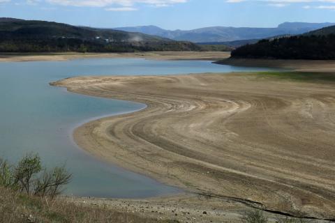 Крым водохранилище пересохшее