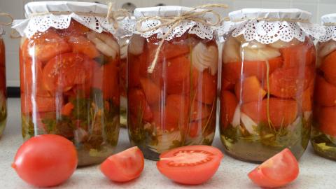 Простой и вкусный рецепт заготовки помидоров на зиму 