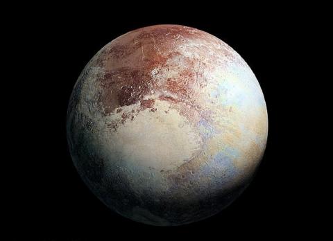 Внутри Плутона «запечатан» огромный океан, скрывающий инопланетную жизнь