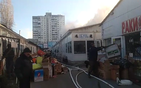 пожар на рынке в Волгограде