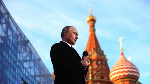 54% россиян хотели бы видеть Путина президентом и после 2024 года Почти 40% россиян не хотели бы видеть Путина президентом после 2024 года
