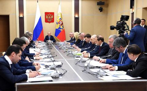 Путин раскрыл сведения из доклада ФСБ по коронавирусу Владимир Путин на заседании правительства