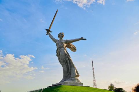 Монумент в Волгограде "Родина-мать зовет"