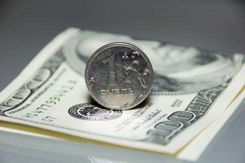 Российский рубль и американский доллар