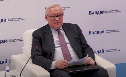 Рябков: Россия не станет перемещать своих военных по требованиям извне
